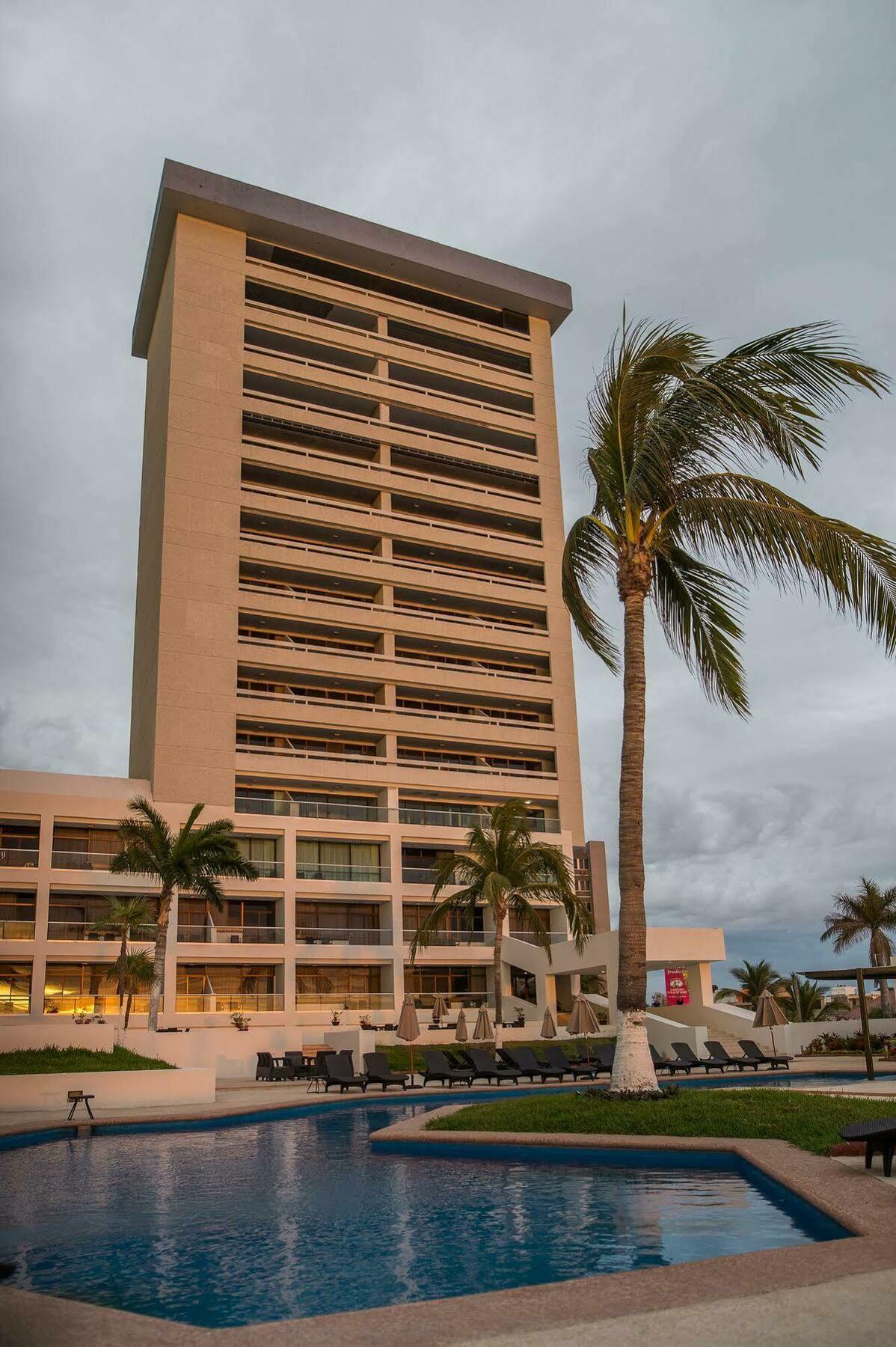 Ocean View Beach Hotel 마사틀란 외부 사진
